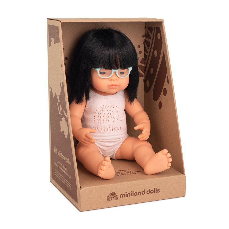 Miniland Lalka dziewczynka Azjatka w okularach opakowanie